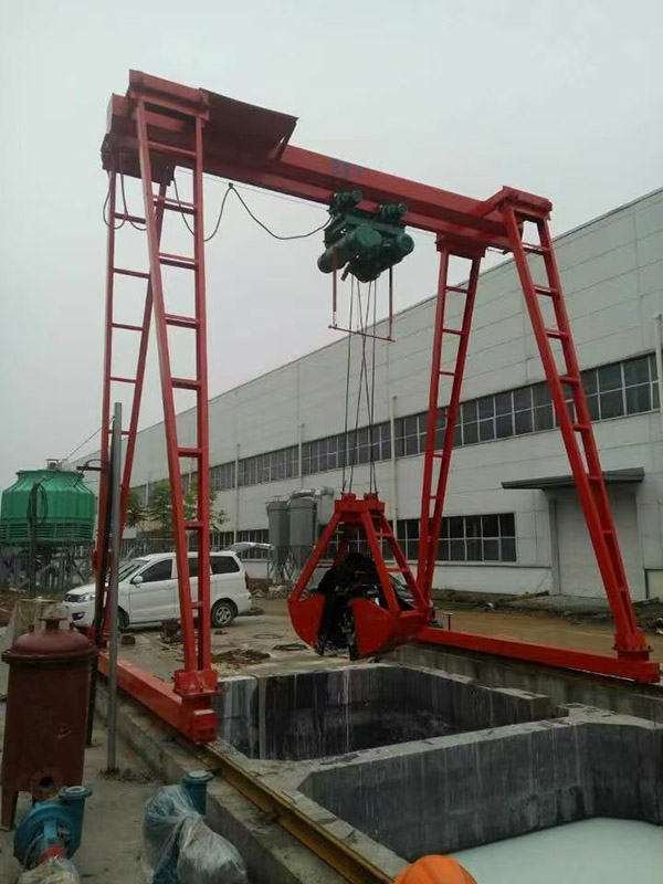 单梁龙门吊(图1)