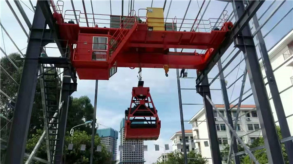 电动双梁抓斗起重机(图1)