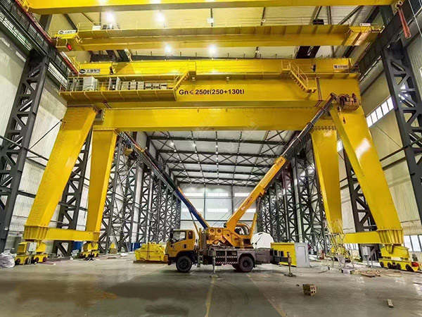 门式起重机的稳钩原理分析(图1)